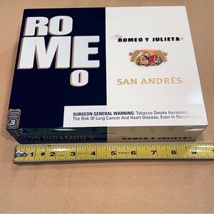 Romeo Y Julieta San Andrés Classic Blackband White Cigar Box